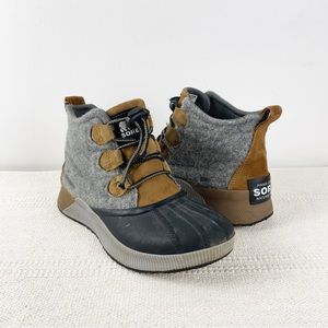SOREL Out N About Classic Waterproof Boots Kids size 6/Women’s 7.5